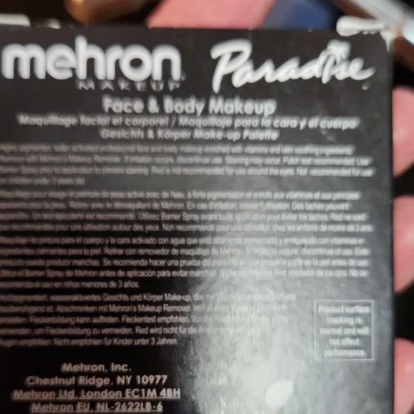 Mehron Paradise Makeup AQ in Rich Red - Picture 5 of 5